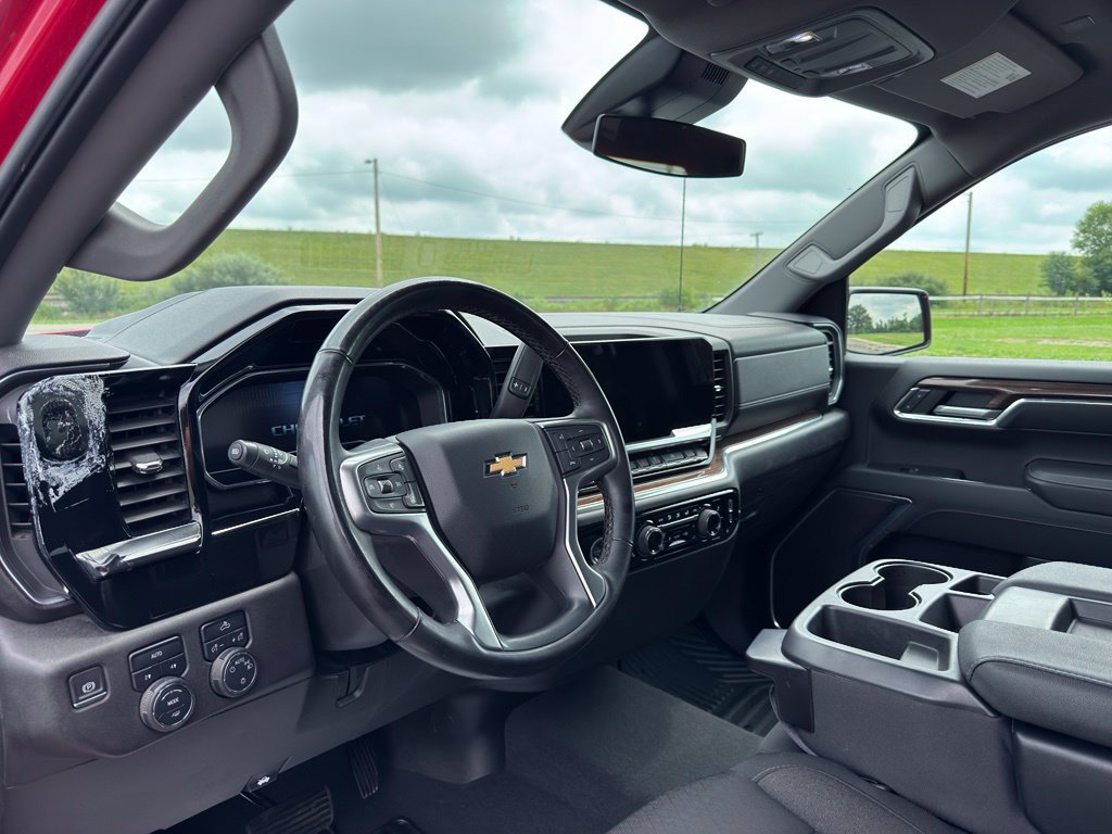 Used 2023 Chevrolet Silverado 1500 LT AWD/4WD image 8