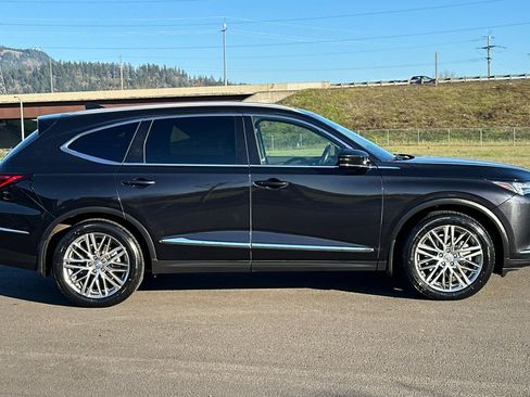Used 2022 Acura MDX SH-AWD w/ Advance Package image 2