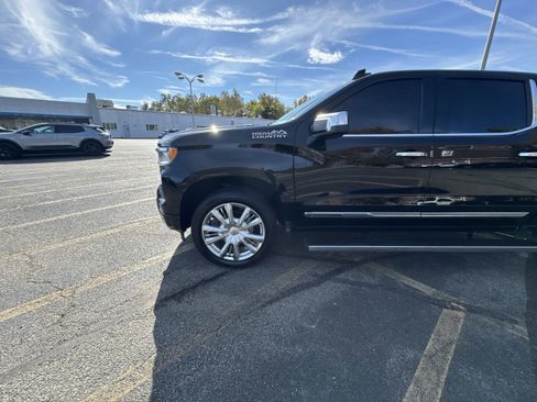 Used 2022 Chevrolet Silverado 1500 High Country w/ High Country Premium Package image 34