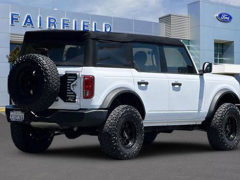 Certified 2023 Ford Bronco 4-Door AWD/4WD image 2