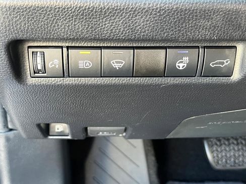 Used 2019 Toyota RAV4 Limited image 19