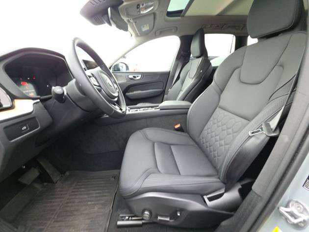Used 2026 Volvo XC60 B5 Plus AWD/4WD image 5
