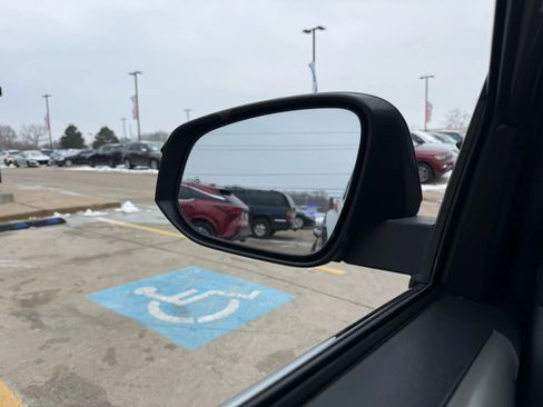 Used 2018 Toyota RAV4 Adventure image 40