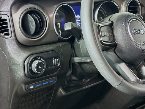 Used 2023 Jeep Wrangler Unlimited w/ Convenience Group AWD/4WD image 16