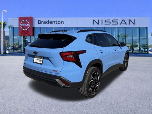 Used 2024 Chevrolet Trax RS w/ Sunroof Package image 5