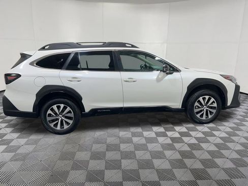 Used 2025 Subaru Outback Premium AWD/4WD image 8