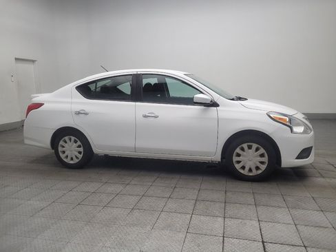 Used 2019 Nissan Versa SV FWD image 11