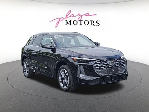 Used 2025 Audi Q5 Premium w/ Convenience Package AWD/4WD image 3