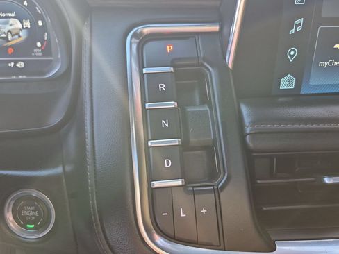 Used 2023 Chevrolet Tahoe High Country AWD/4WD image 27