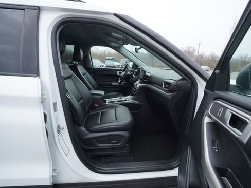 Used 2023 Ford Explorer XLT w/ Equipment Group 202A image 19