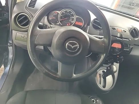Used 2014 MAZDA MAZDA2 Sport FWD image 6