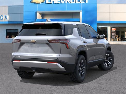 New 2026 Chevrolet Equinox LT image 4