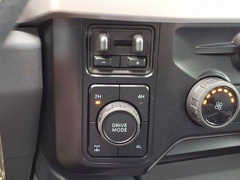 New 2026 Ford F350 XLT w/ FX4 Off-Road Package AWD/4WD image 13