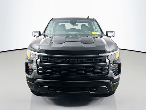 Used 2024 Chevrolet Silverado 1500 Custom Trail Boss w/ Midnight Edition image 2