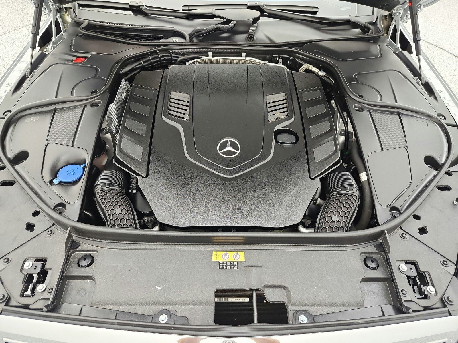 Used 2018 Mercedes-Benz S 560 Sedan image 17
