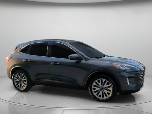Certified 2020 Ford Escape Titanium w/ Titanium Premium Package 2.0 AWD/4WD image 35