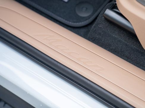 New 2026 Porsche Macan image 12
