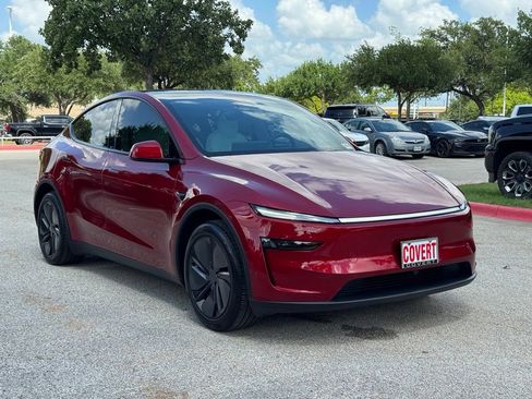 Used 2026 Tesla Model Y 2WD image 8