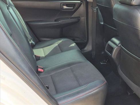 Used 2016 Toyota Camry SE FWD image 18