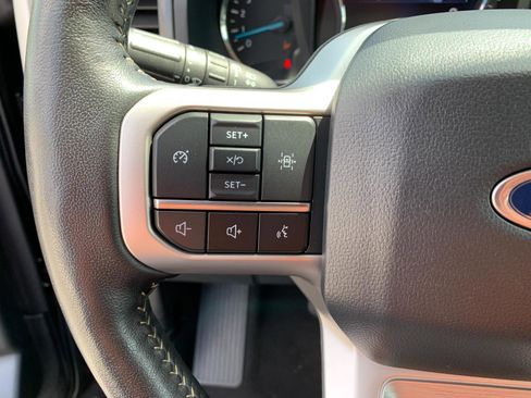 Used 2024 Ford Expedition Max XLT image 18