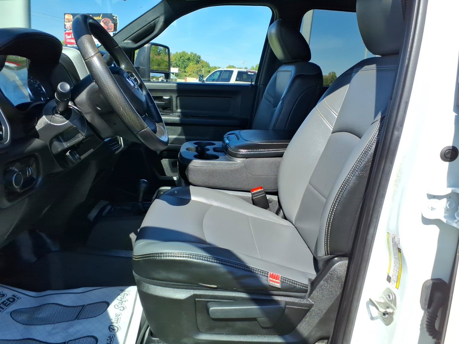 Used 2024 RAM 3500 Tradesman w/ Chrome Appearance Group AWD/4WD image 12