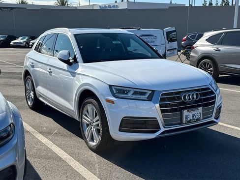 Used 2018 Audi Q5 Prestige w/ Prestige Package image 2