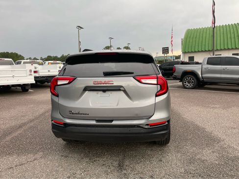 Used 2023 GMC Terrain SLT w/ Tech Package FWD image 6