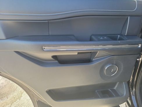 Used 2024 Ford Expedition XLT RWD image 20