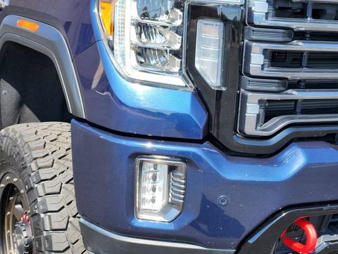 Used 2022 GMC Sierra 2500 AT4 w/ AT4 Preferred Package AWD/4WD image 9