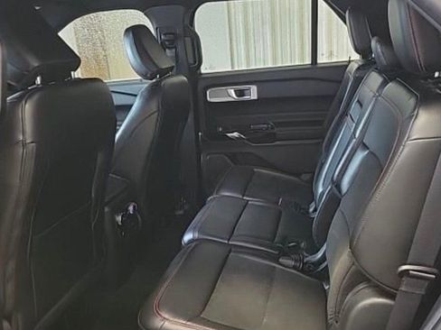 Used 2022 Ford Explorer ST-Line image 12