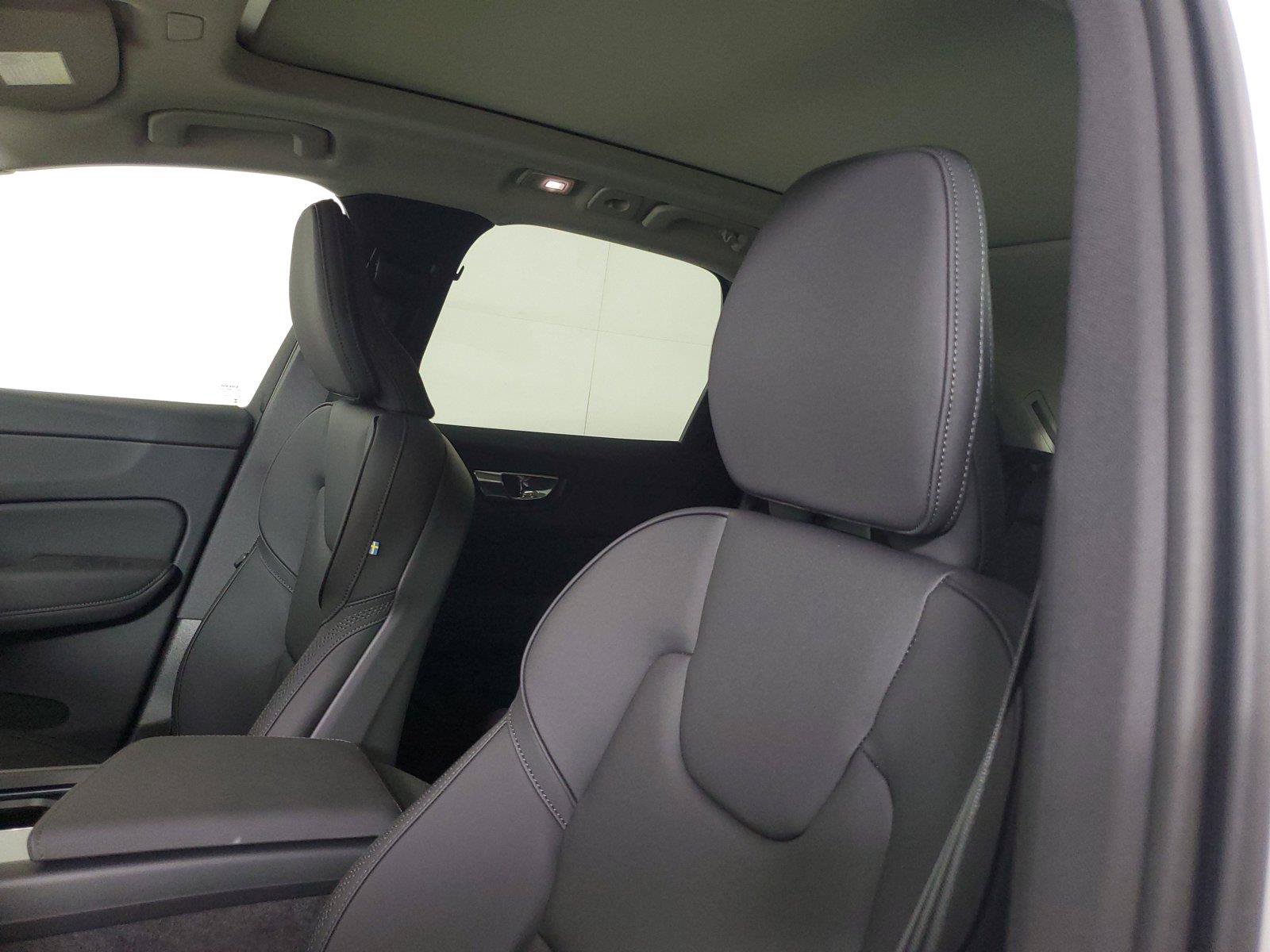 New 2027 Volvo XC60 B5 Core AWD/4WD image 23