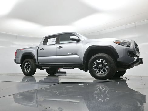Used 2019 Toyota Tacoma TRD Off-Road w/ Technology Package AWD/4WD image 46