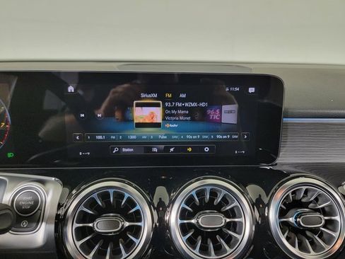 Certified 2022 Mercedes-Benz GLB 250 4MATIC image 30