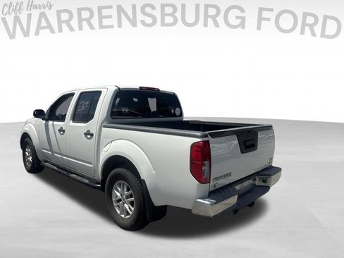 Used 2018 Nissan Frontier SV RWD image 6