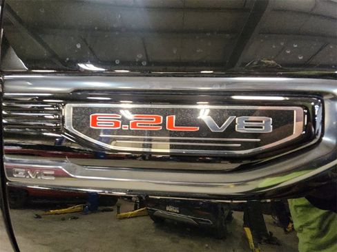 Certified 2022 GMC Sierra 1500 AT4 w/ AT4 Premium Package image 38