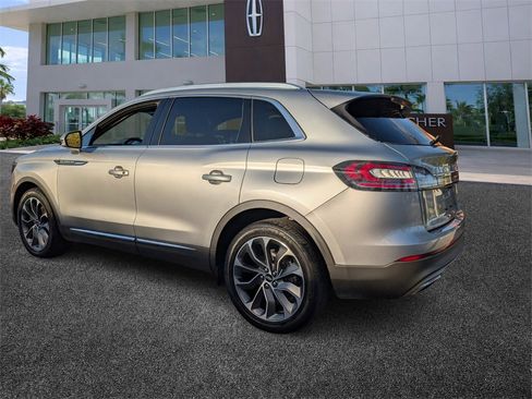 Used 2022 Lincoln Nautilus Reserve image 5