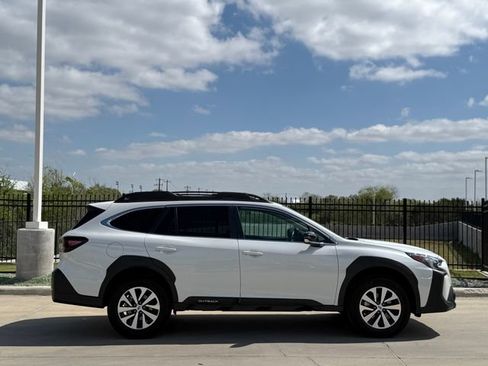 Used 2025 Subaru Outback Premium AWD/4WD image 5