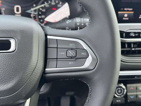 New 2026 Jeep Compass Latitude image 10