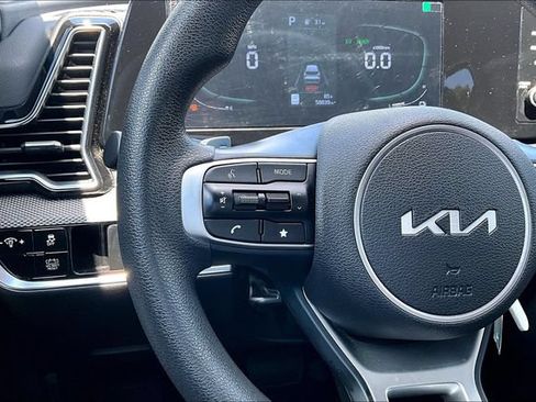 Used 2025 Kia Sportage LX FWD image 11