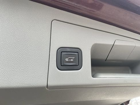 Used 2023 Cadillac XT5 Premium Luxury w/ LPO, Floor Liner Package AWD/4WD image 18