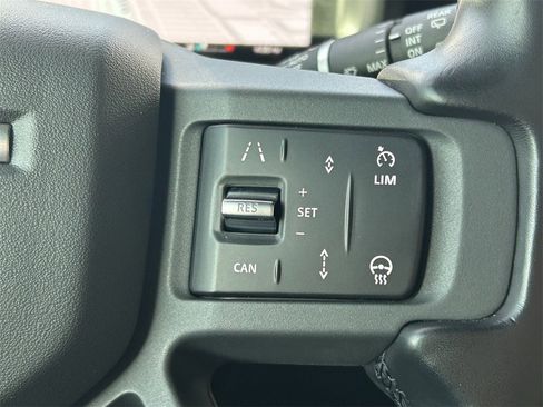 Used 2024 Land Rover Defender 130 X-Dynamic SE image 42
