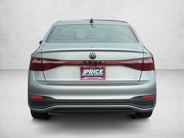 Used 2025 Volkswagen Jetta SE FWD image 7