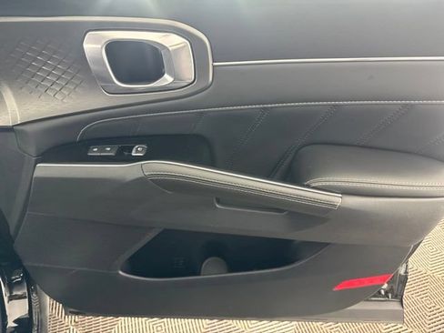 Certified 2023 Kia Sorento SX AWD/4WD image 21