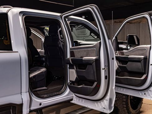 Used 2026 Ford F250 Platinum image 31