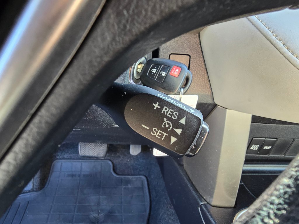 Used 2015 Toyota RAV4 XLE AWD/4WD image 8