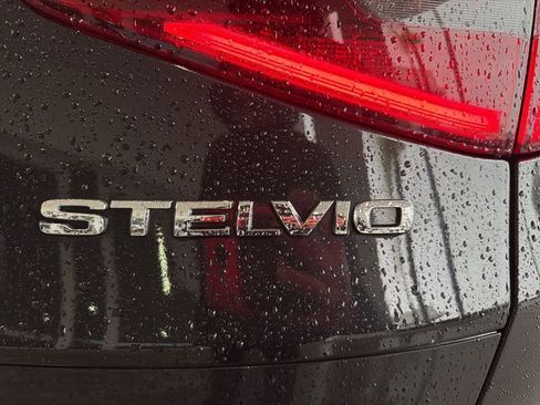 Used 2023 Alfa Romeo Stelvio Sprint image 6