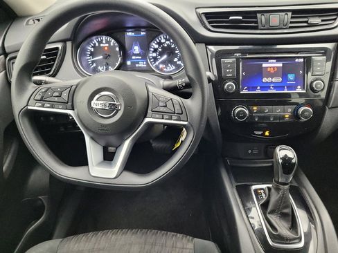 Used 2019 Nissan Rogue S image 22
