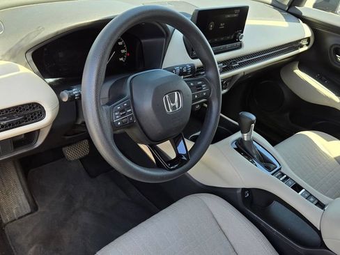 Used 2023 Honda HR-V LX image 9