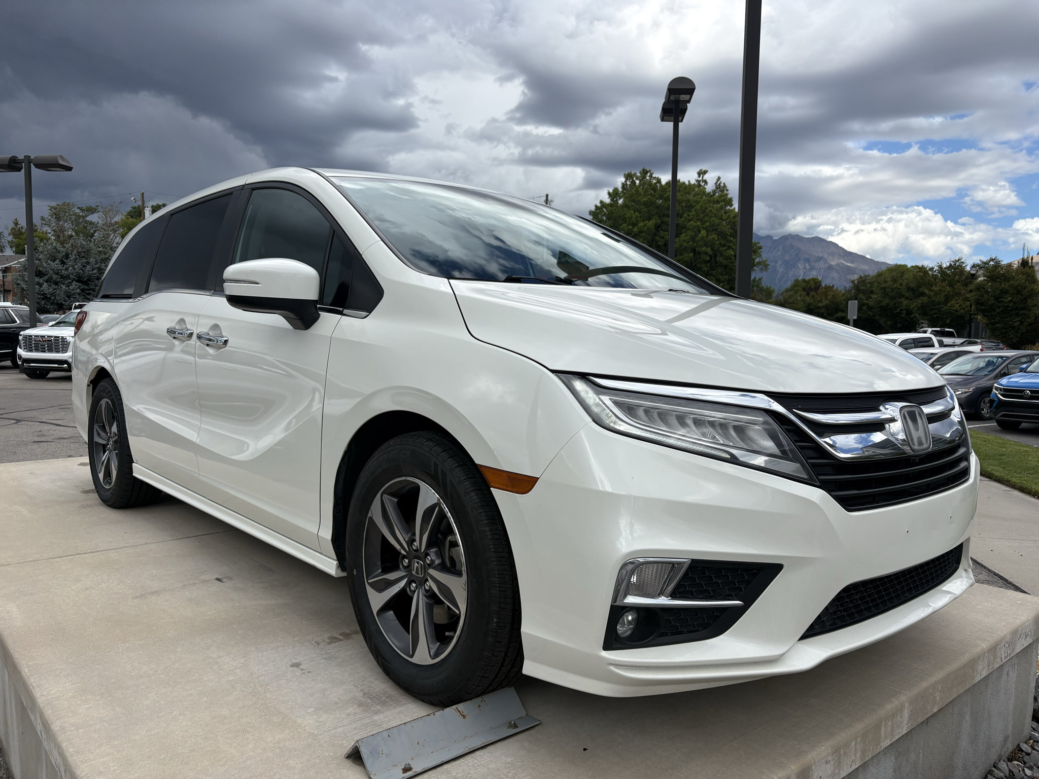 Used 2019 Honda Odyssey Touring image 1