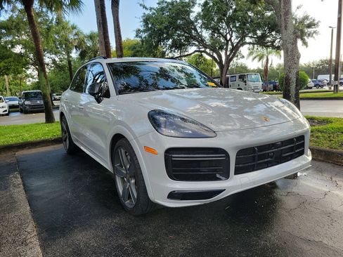Used 2021 Porsche Cayenne Turbo AWD/4WD image 3